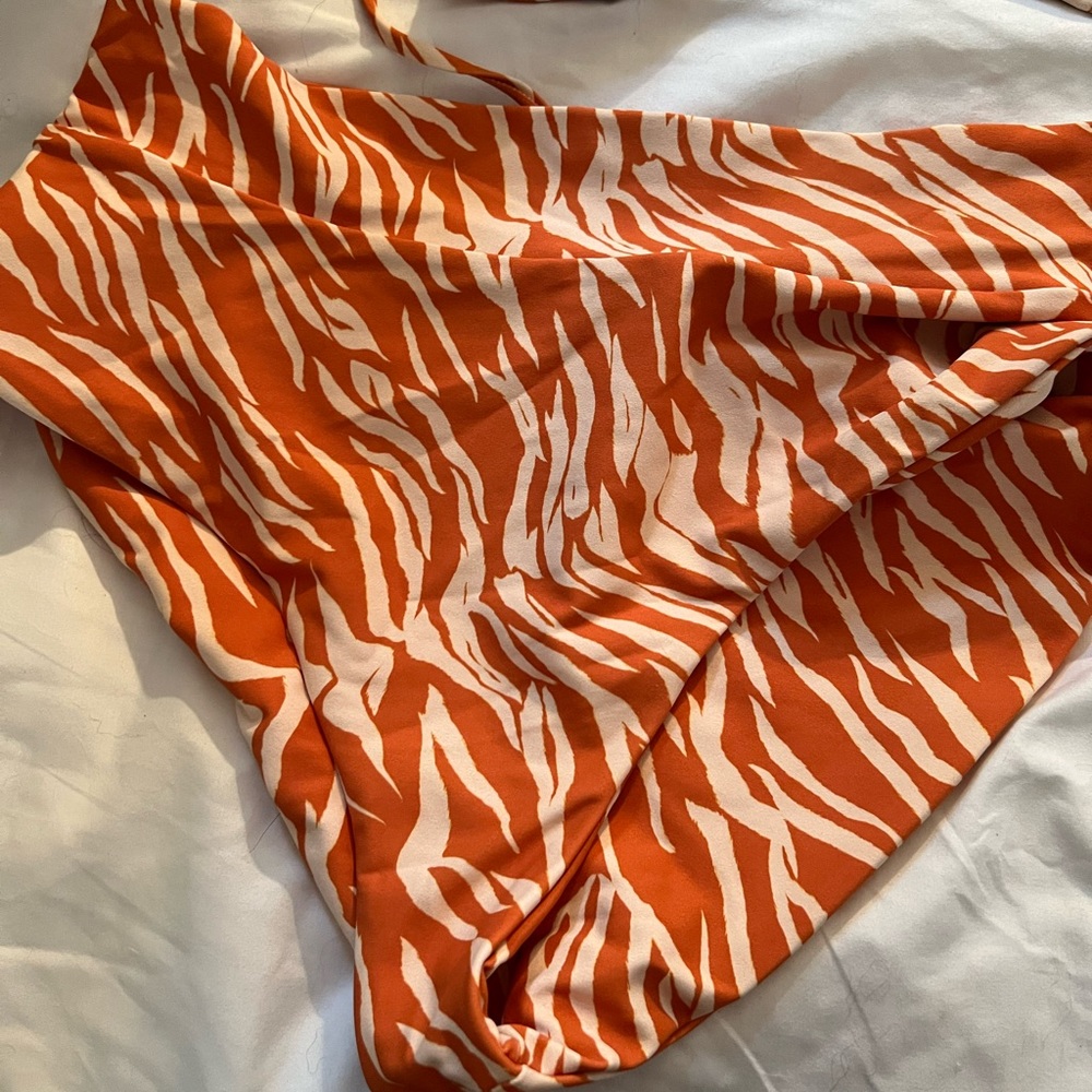 Skatie Bottoms size L